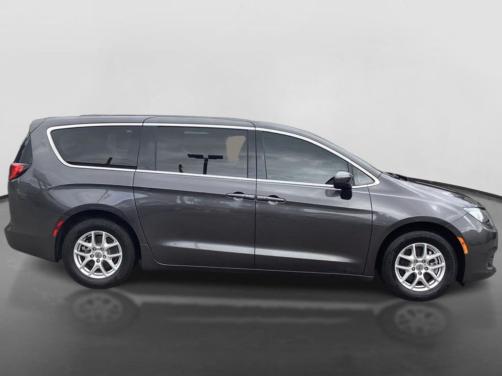 Used 2022 Gray Chrysler LX image 4