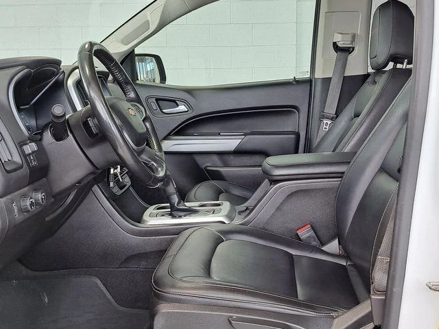Used 2019 White Chevrolet ZR2 image 25