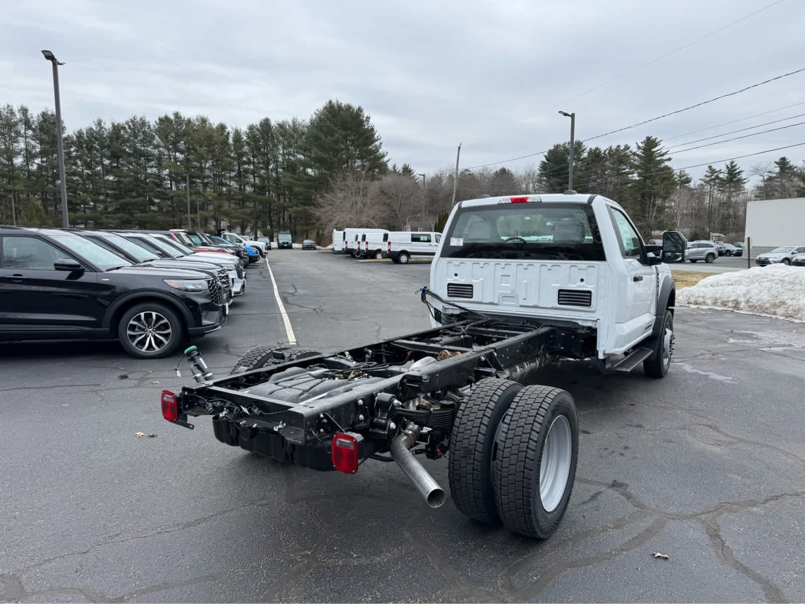 2026 Ford F-550 Super Duty Chassis Cab XL - Photo 6