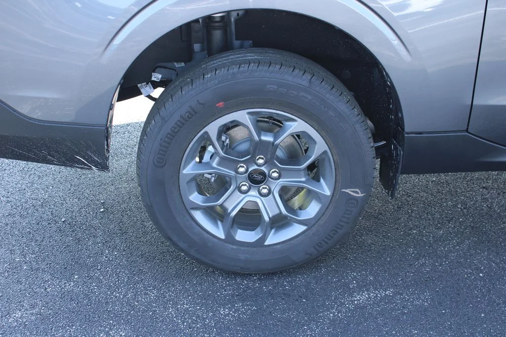New 2026 Carbonized Gray Metallic Ford XLT image 16