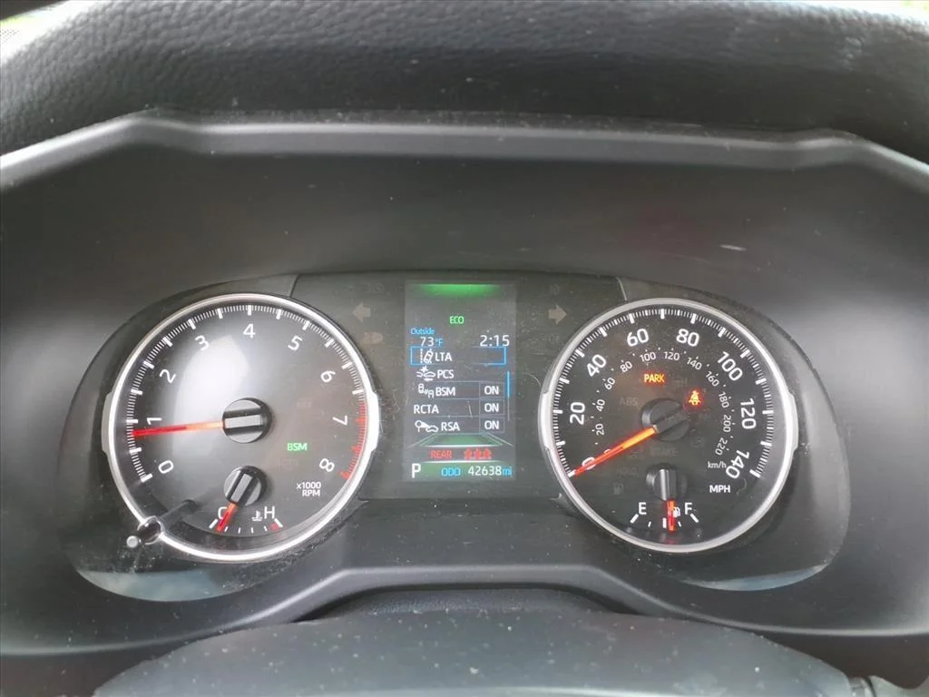 Used 2022 White Toyota XLE image 14