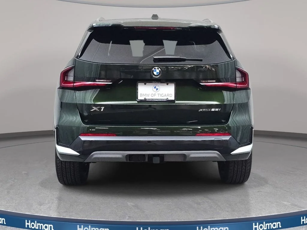 Used 2025 San Remo Green Metallic BMW xDrive28i image 7