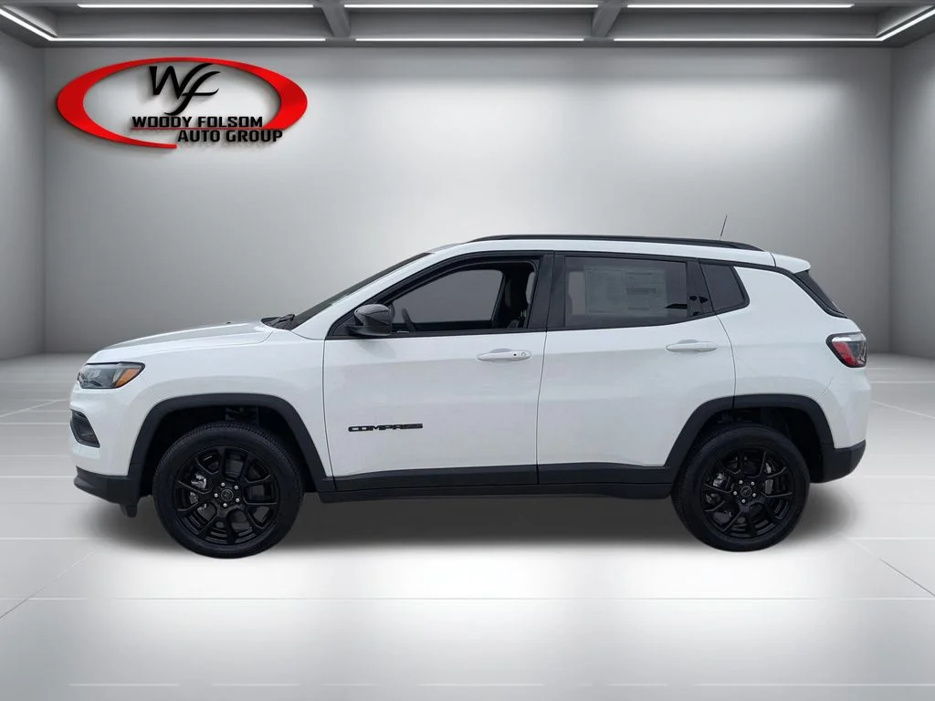 New 2026 White Jeep Latitude image 7