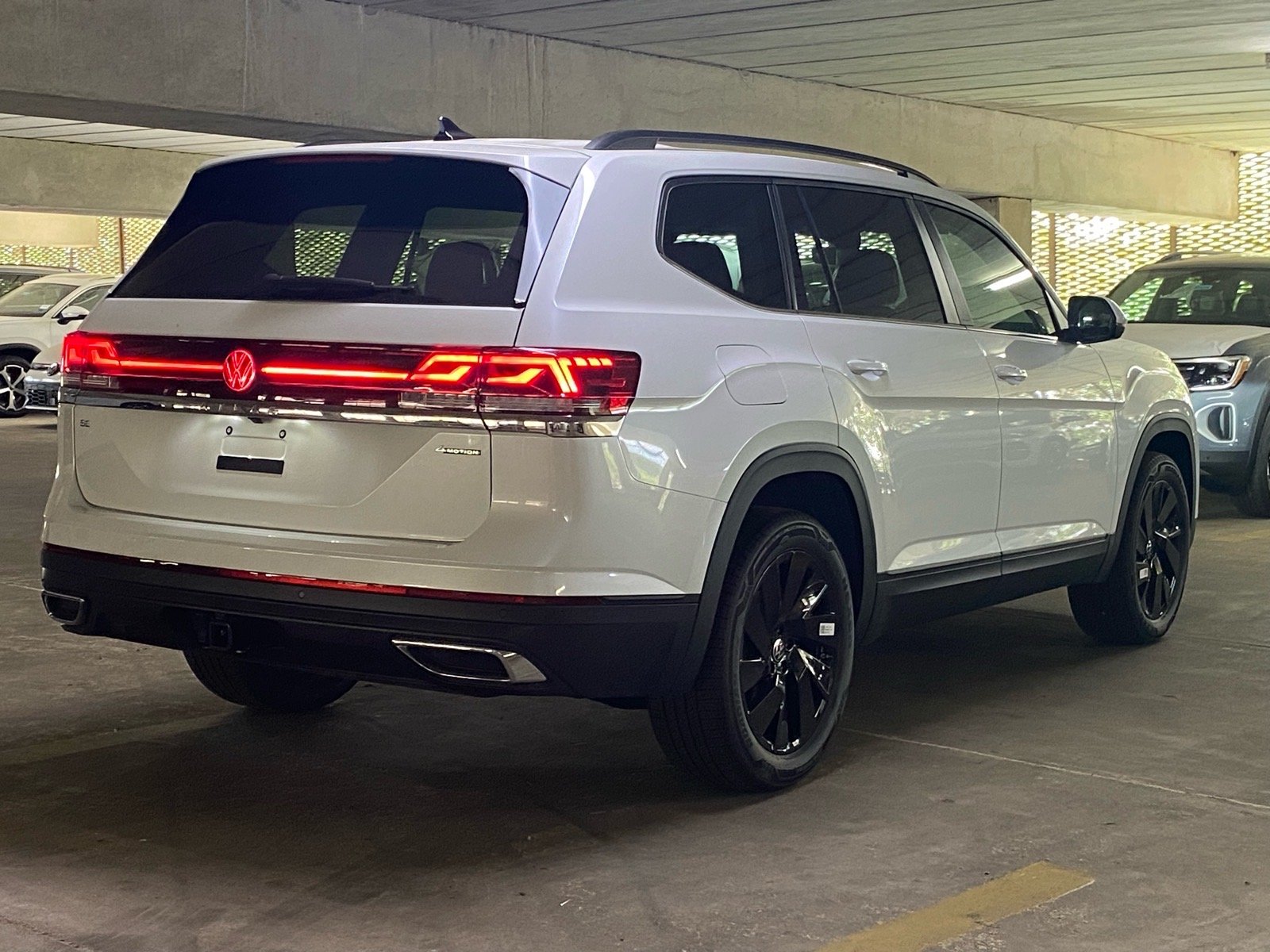 New 2026 White Volkswagen 2.0T SE w/Technology image 3