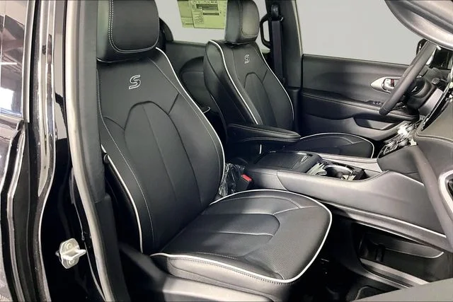New 2027 Black Chrysler Limited image 12