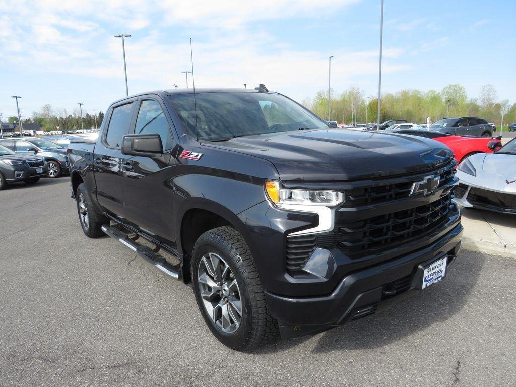 Used 2023 Ash Chevrolet RST image 2