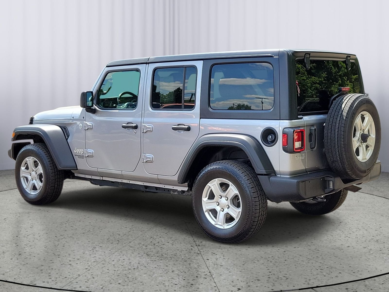 Used 2021 Silver Jeep Unlimited Sport S image 4