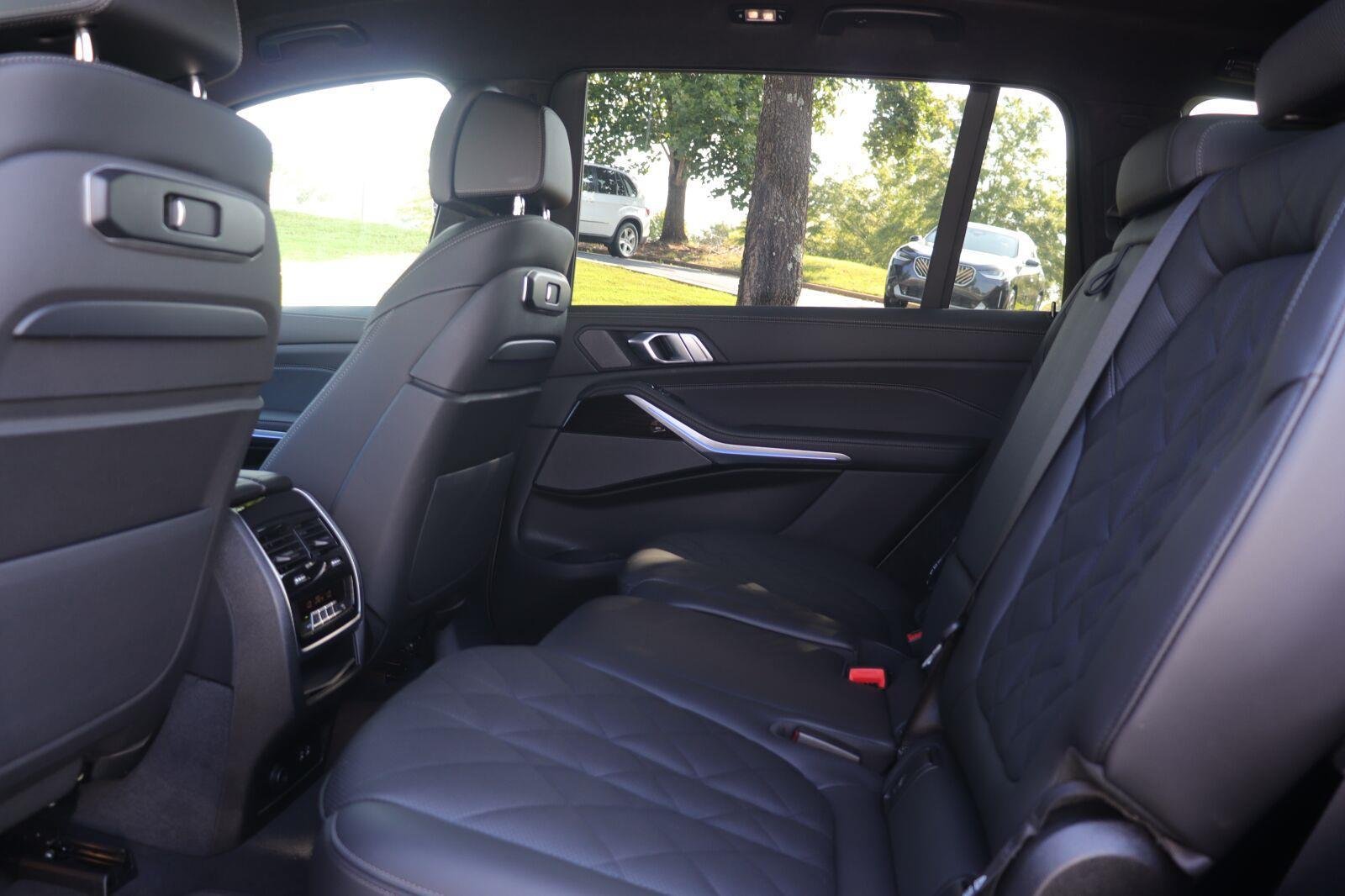 Used 2026 GRAY BMW xDrive40i image 13