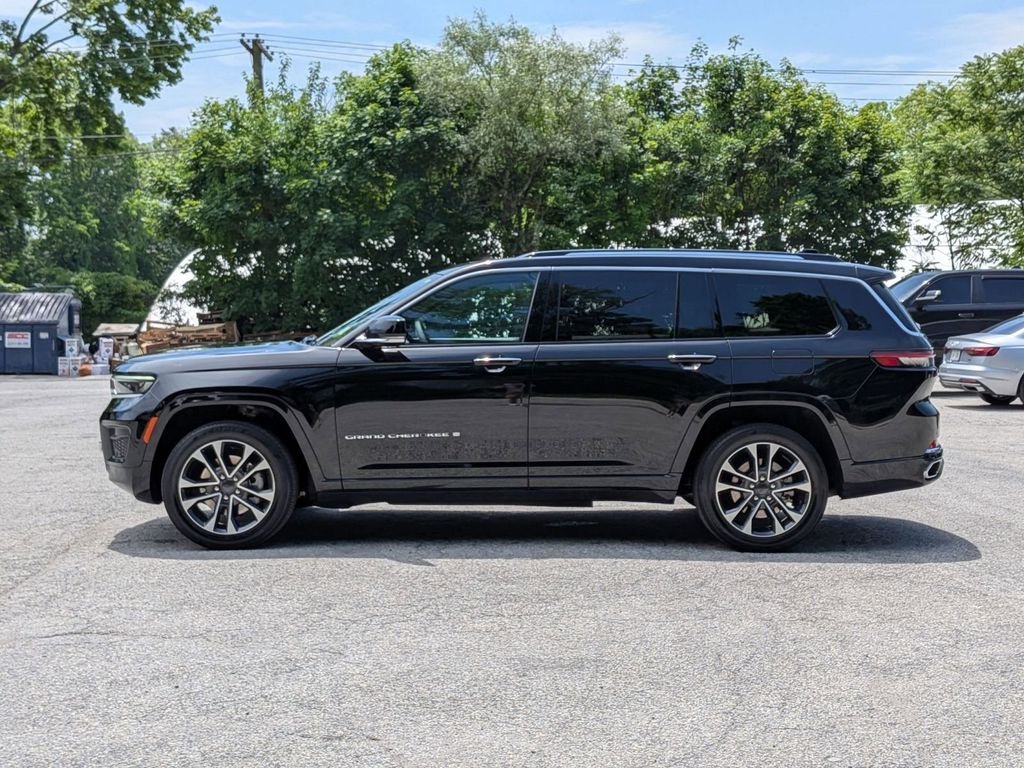Used 2023 Black Jeep Overland image 11