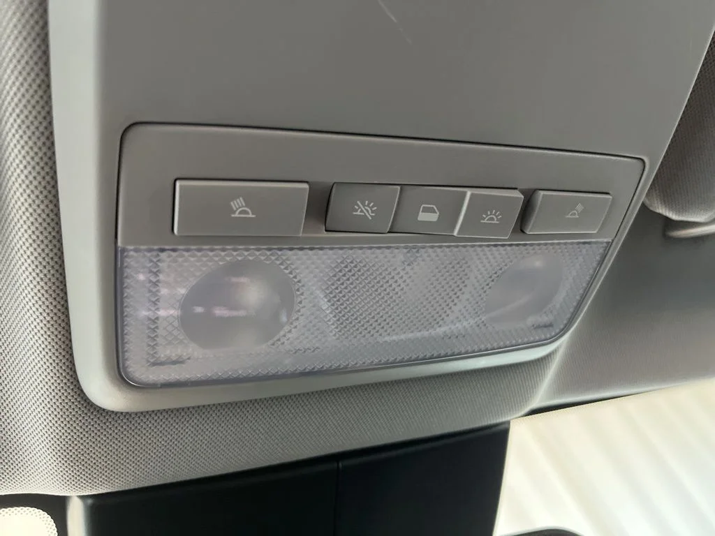 Used 2022 White Chevrolet LT image 15