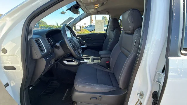 Used 2022 Glacier White Nissan SV image 32