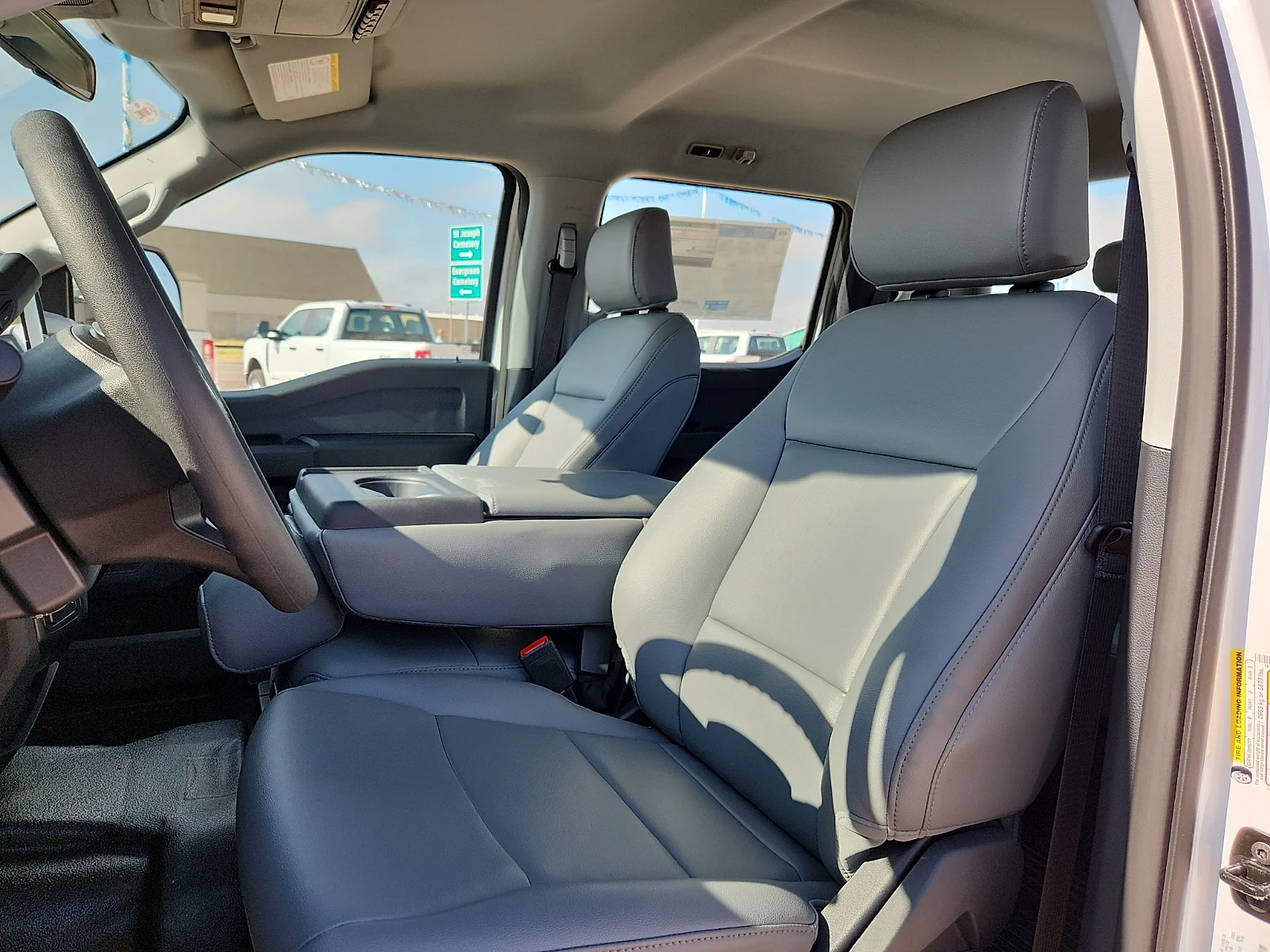 New 2026 Oxford White Ford XL image 17