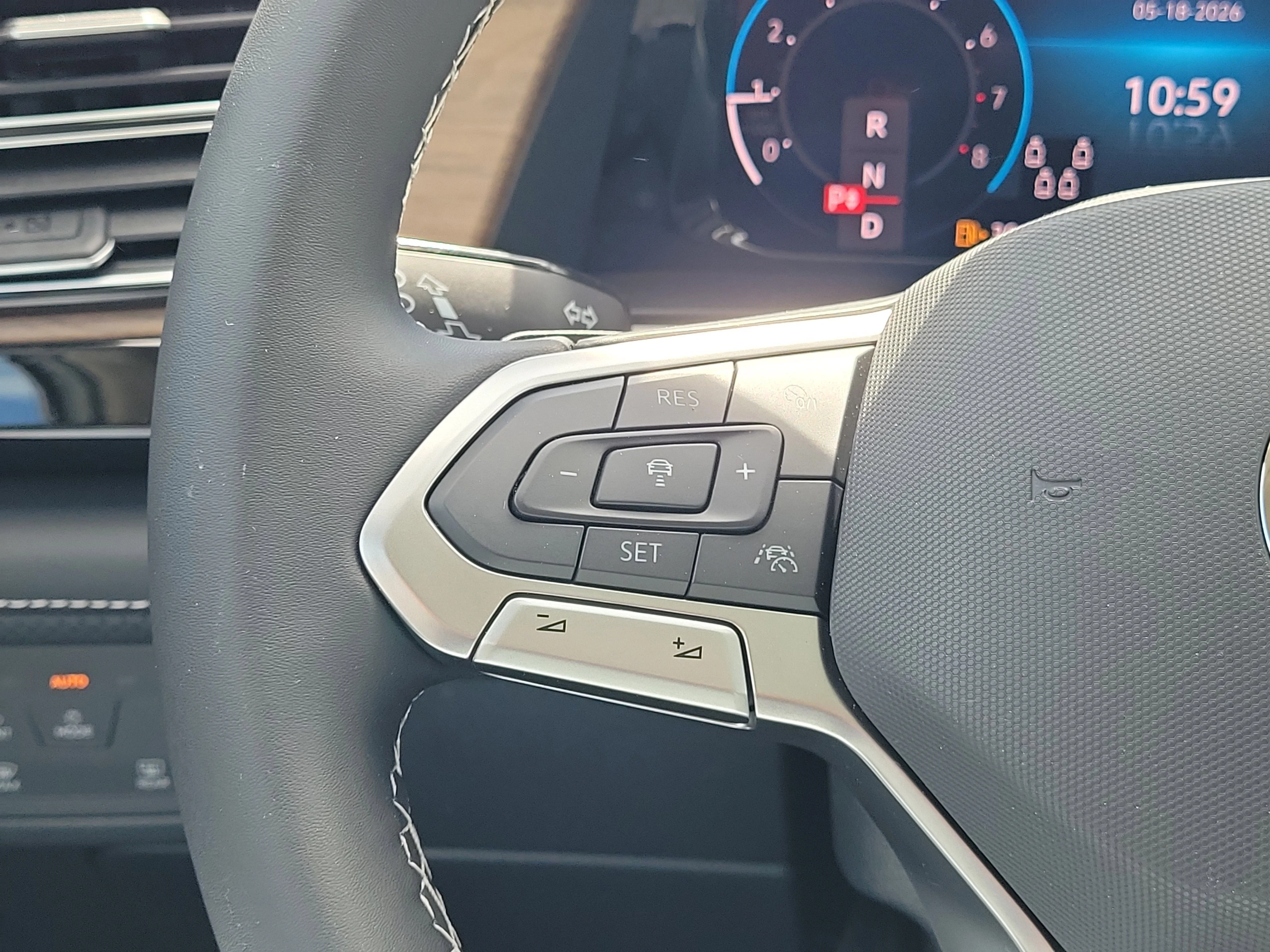 New 2026 White Volkswagen SE w/Technology image 19