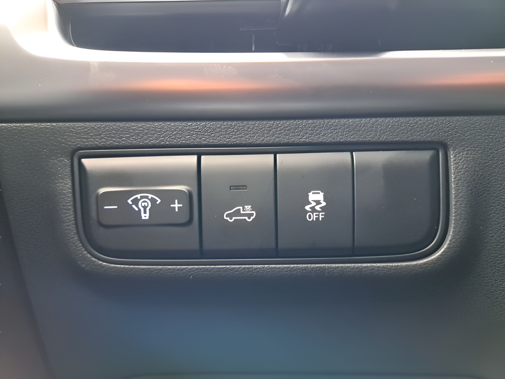 New 2026 White Hyundai SE AWD image 25