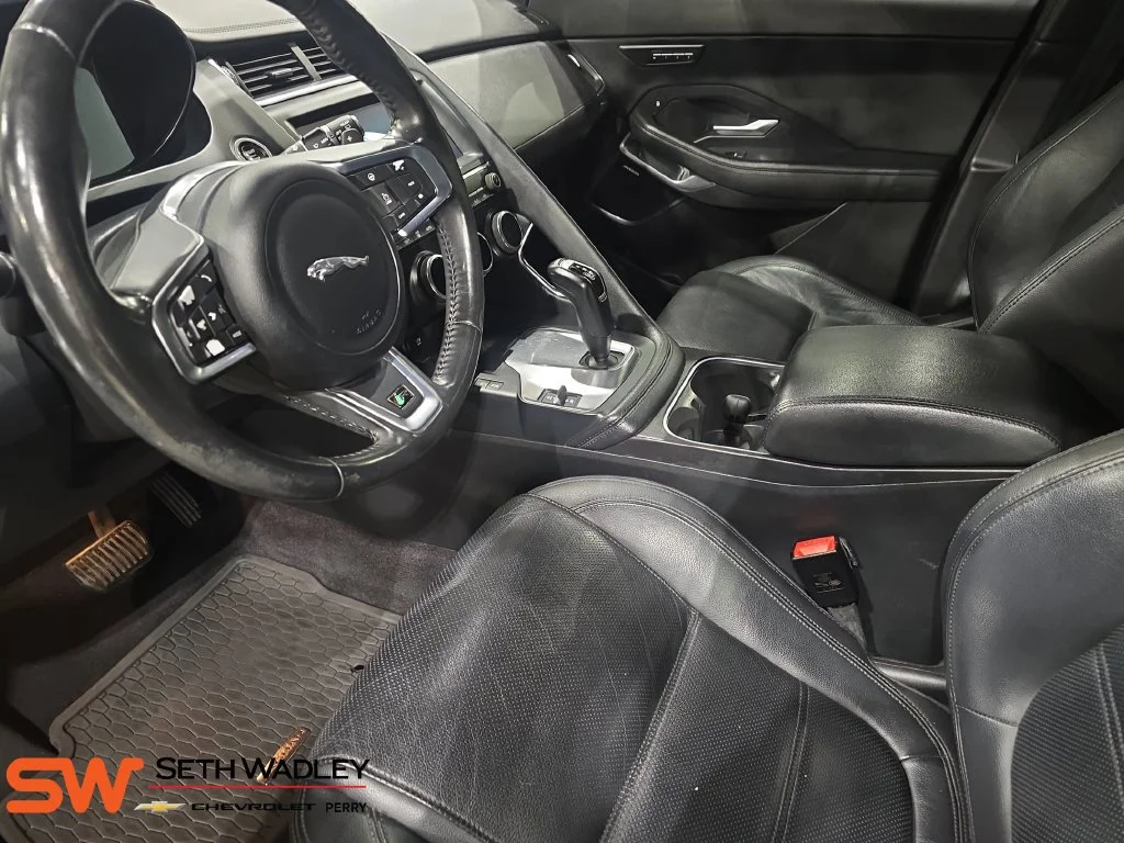 Used 2020 Silver Jaguar SE image 17