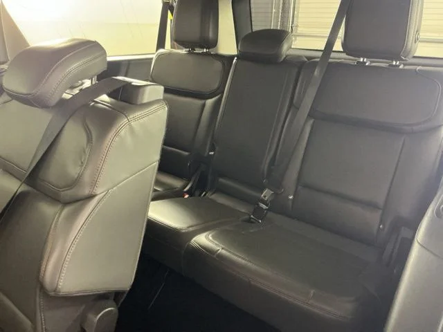 Used 2025 Black Metallic Ford Active image 33