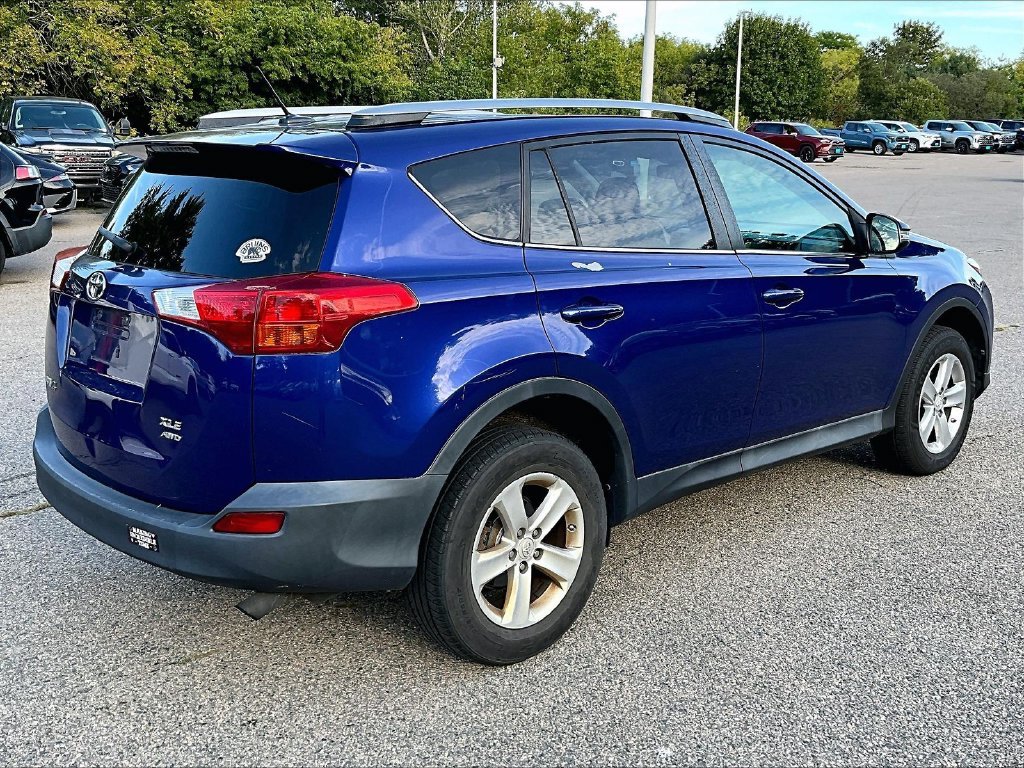 Used 2014 Blue Toyota XLE image 6