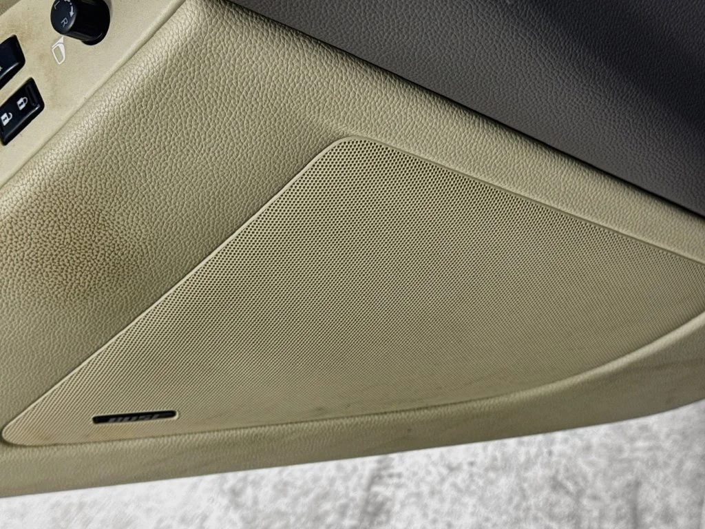 Used 2008 Ivory Pearl INFINITI Journey image 23
