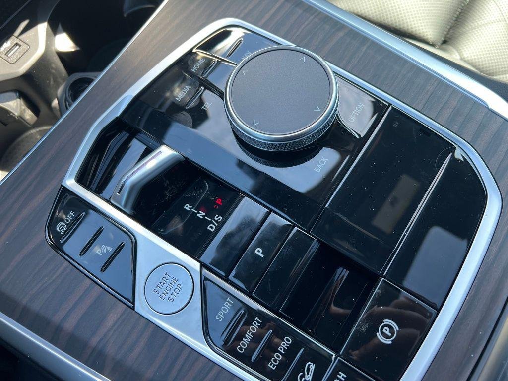 New 2026 Black Sapphire Metallic BMW xDrive40i image 17