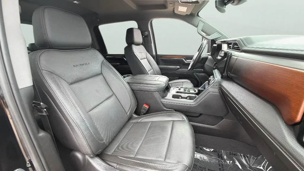 Used 2024 Onyx Black GMC Denali image 36