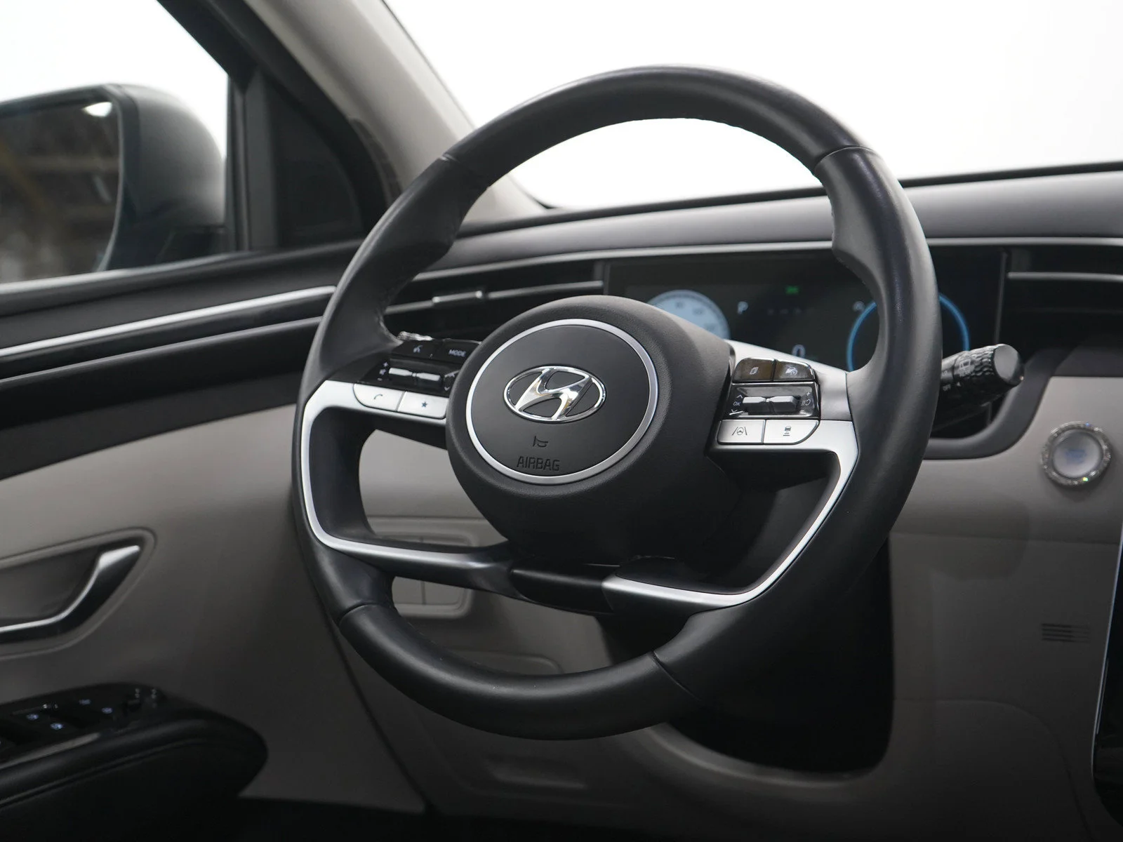 Used 2022 Phantom Black Hyundai SEL image 14