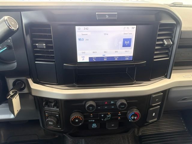 New 2026 Oxford White Ford F-350® XL image 33