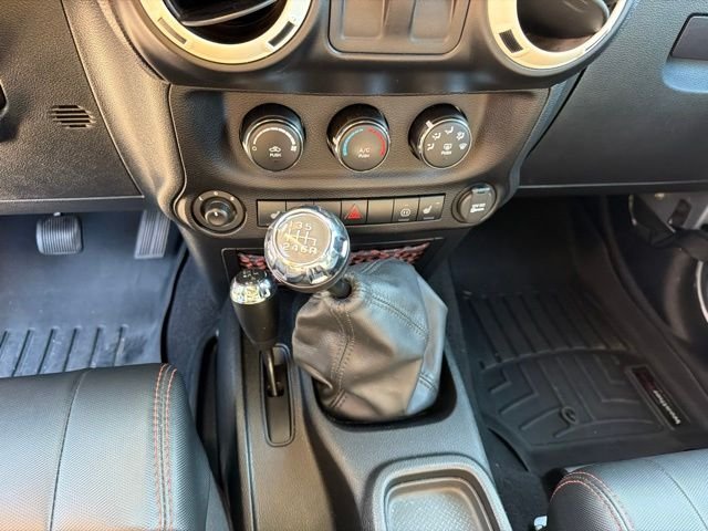 Used 2012 Beige Jeep Sahara image 7