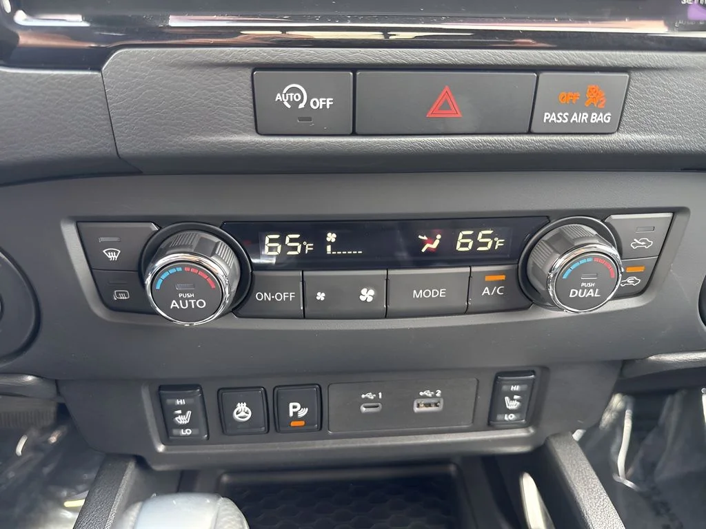 Used 2024 White Nissan SV image 17