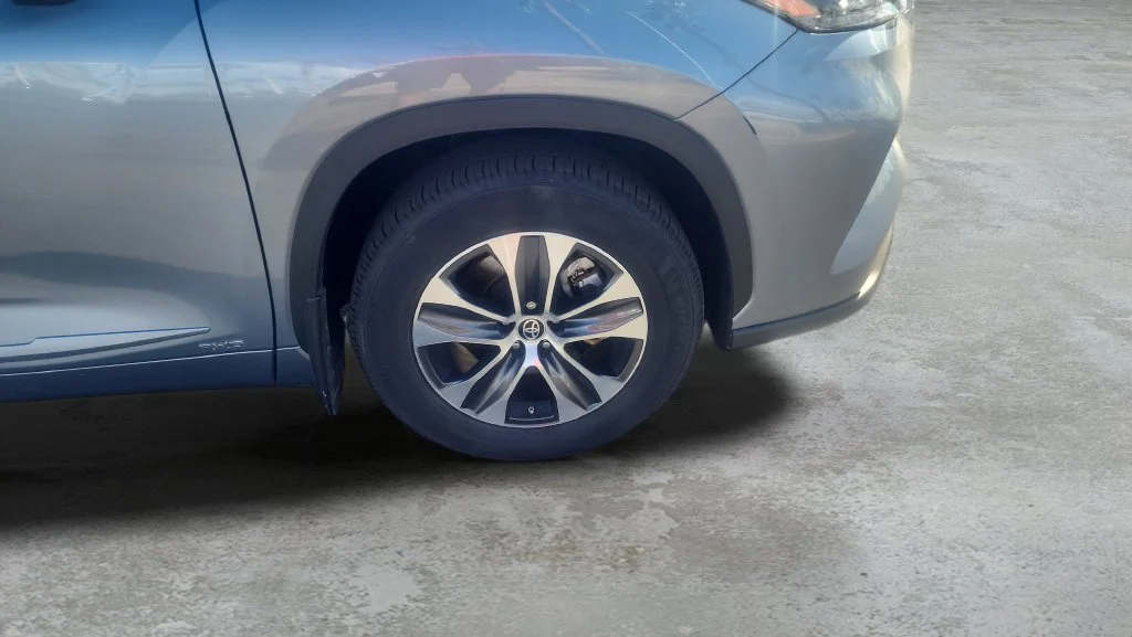 Used 2022 Blue Toyota XLE image 9