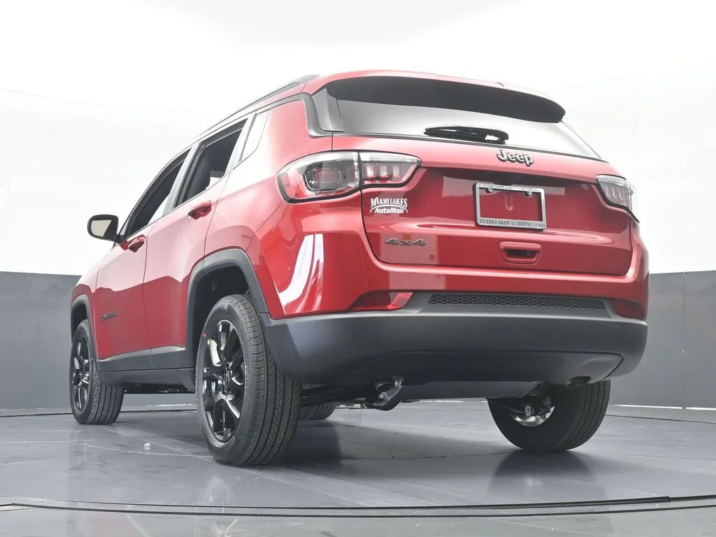 New 2026 Red Hot Pearlcoat Jeep Latitude image 51