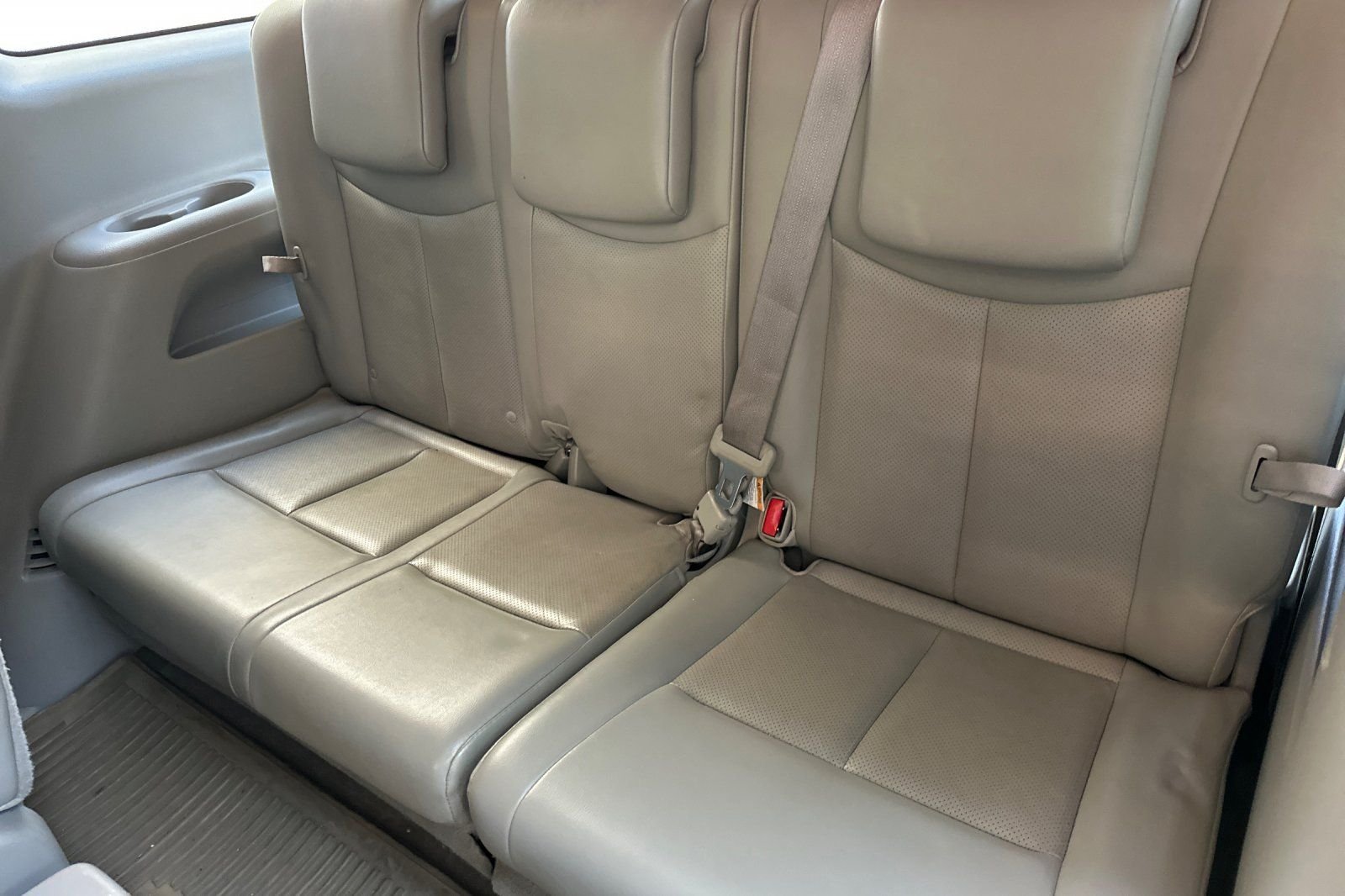 Used 2015 Silver Nissan 3.5 SL image 16