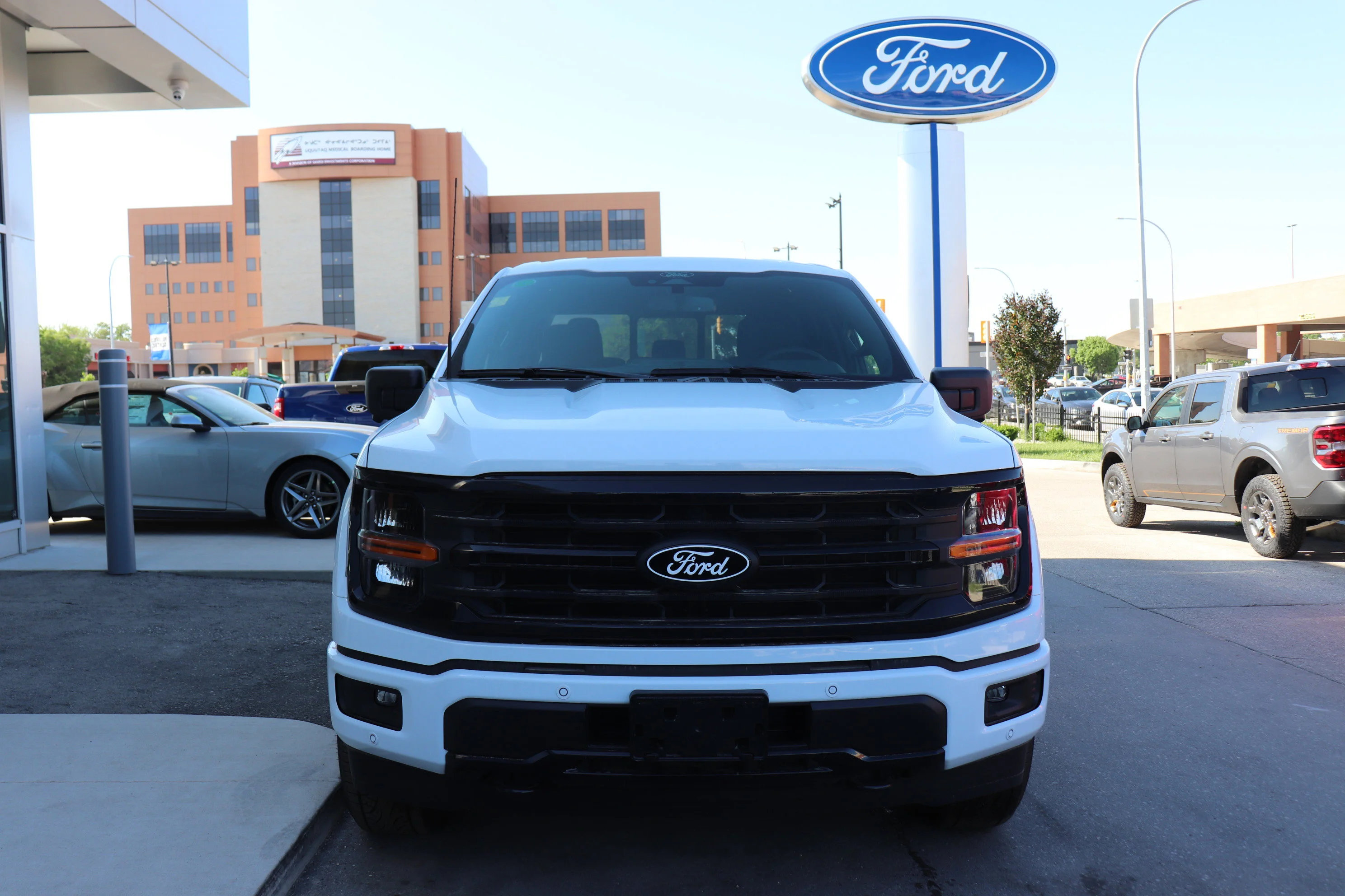 New 2026 OXFORD WHITE Ford XLT image 2