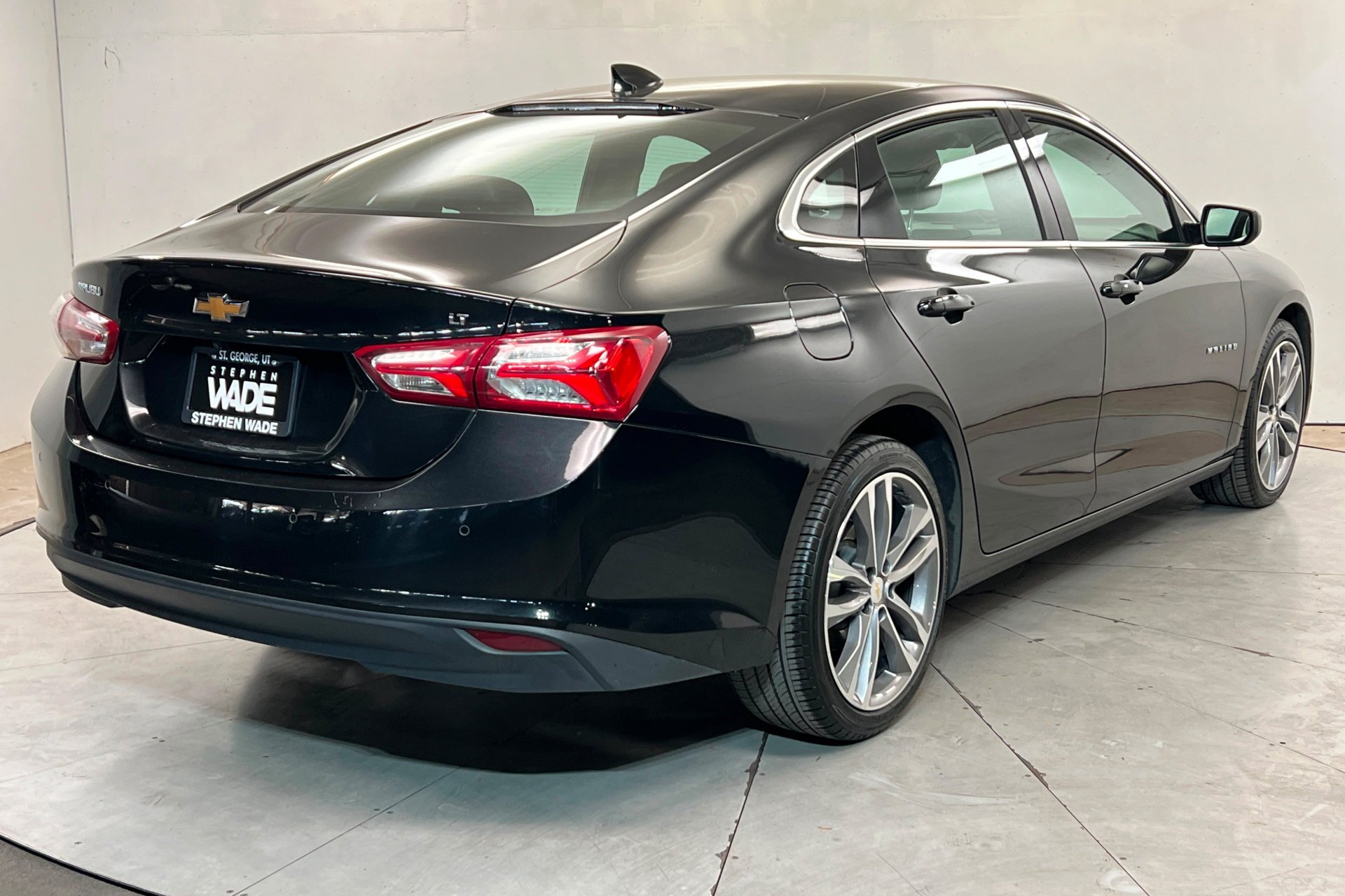 Used 2024 Mosaic Black Metallic Chevrolet LT image 6
