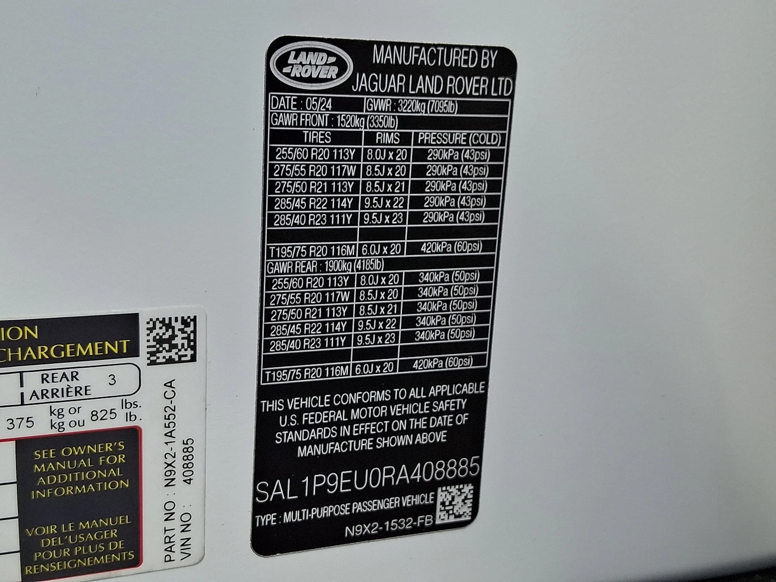 Certified Used 2024 Fuji White   1Aa Land Rover SE image 39