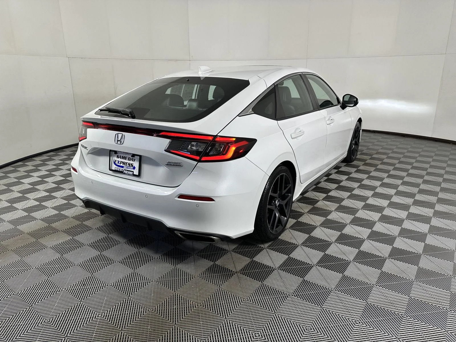 Used 2022 Platinum White Pearl Honda Sport Touring image 42