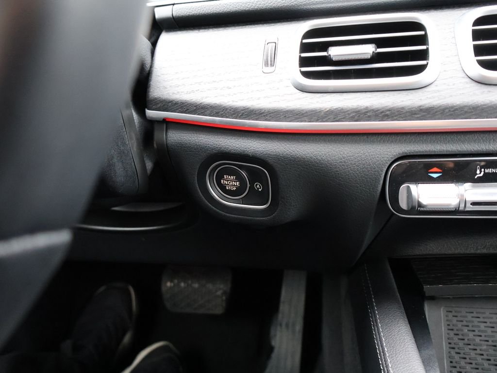 Used 2025 Black Mercedes-Benz GLE 350 image 32