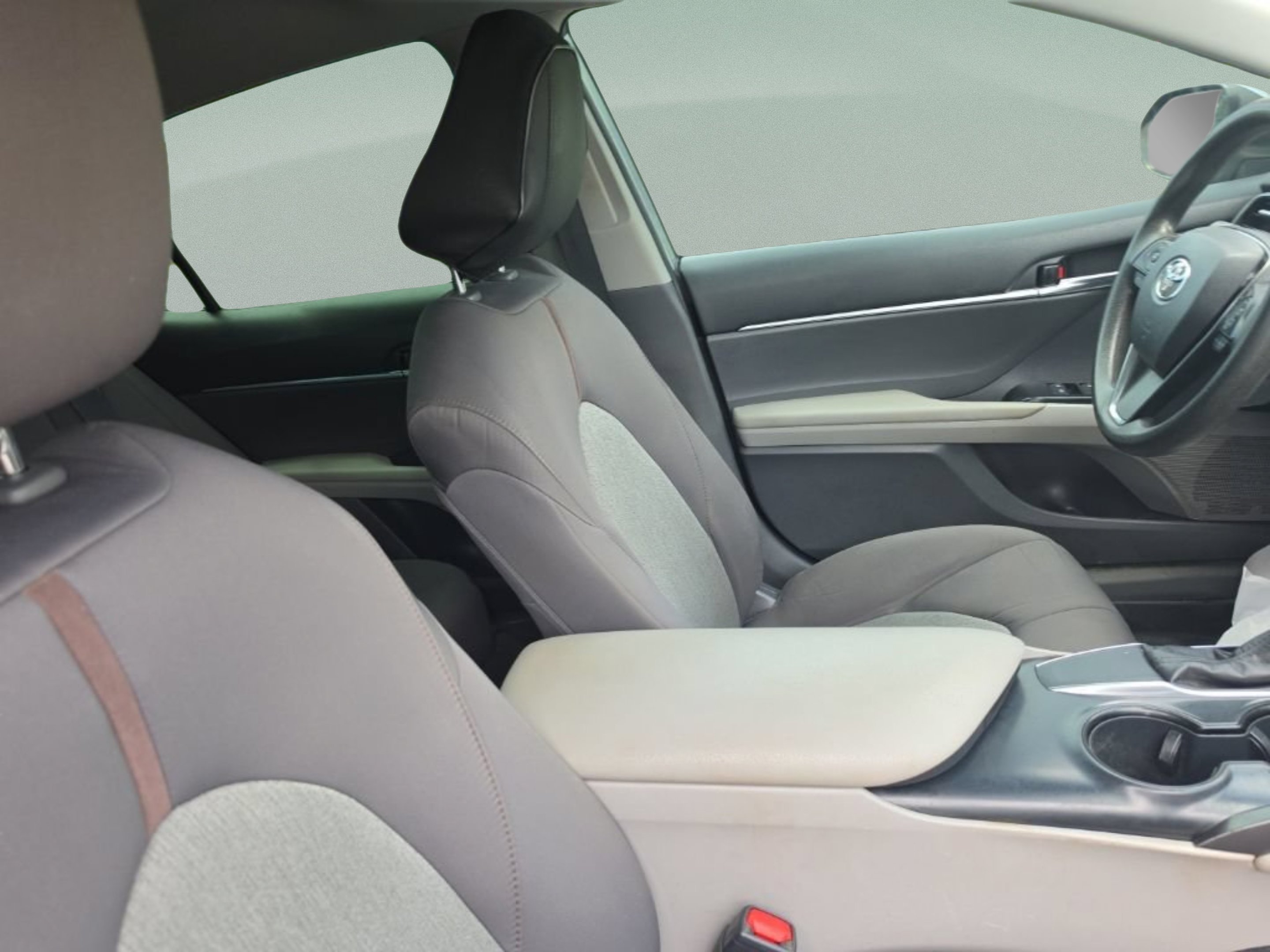 Used 2019 Silver Toyota LE image 22