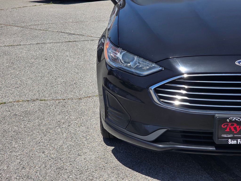 Used 2020 Black Ford SE image 3