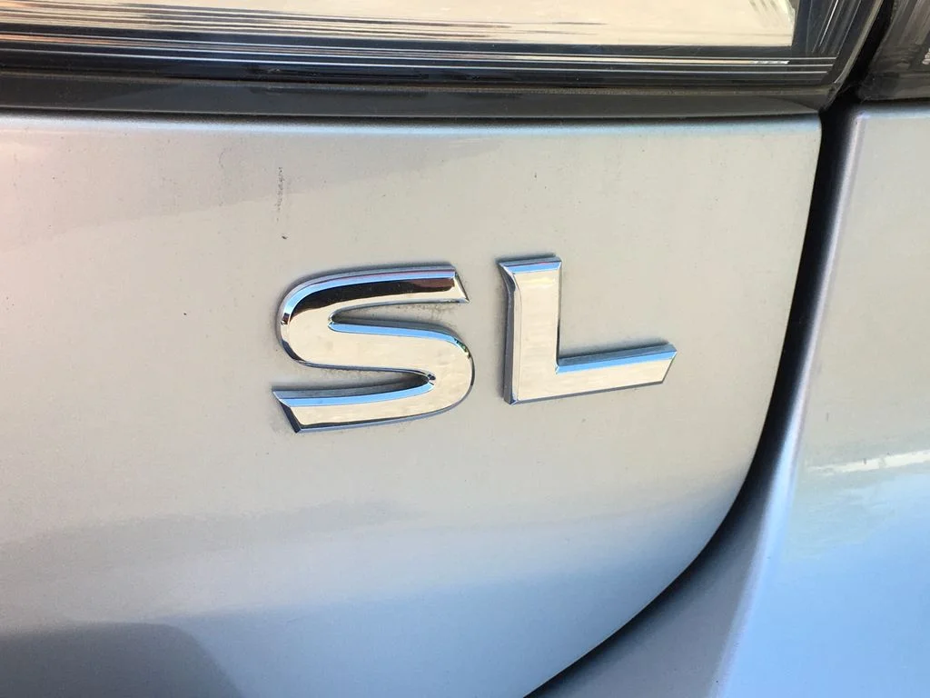 Used 2020 Silver Nissan SL image 6