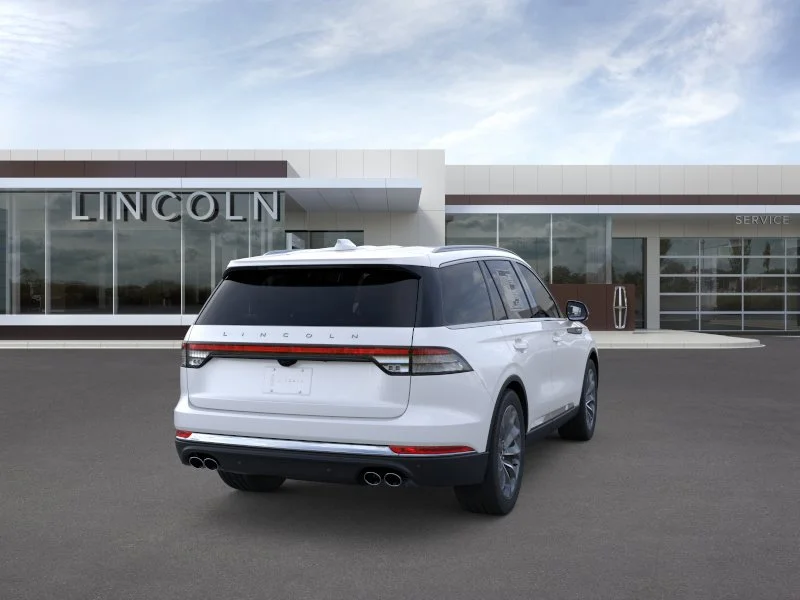 Used 2025 Pristine White Metallic Tri-Coat Lincoln Premiere image 8
