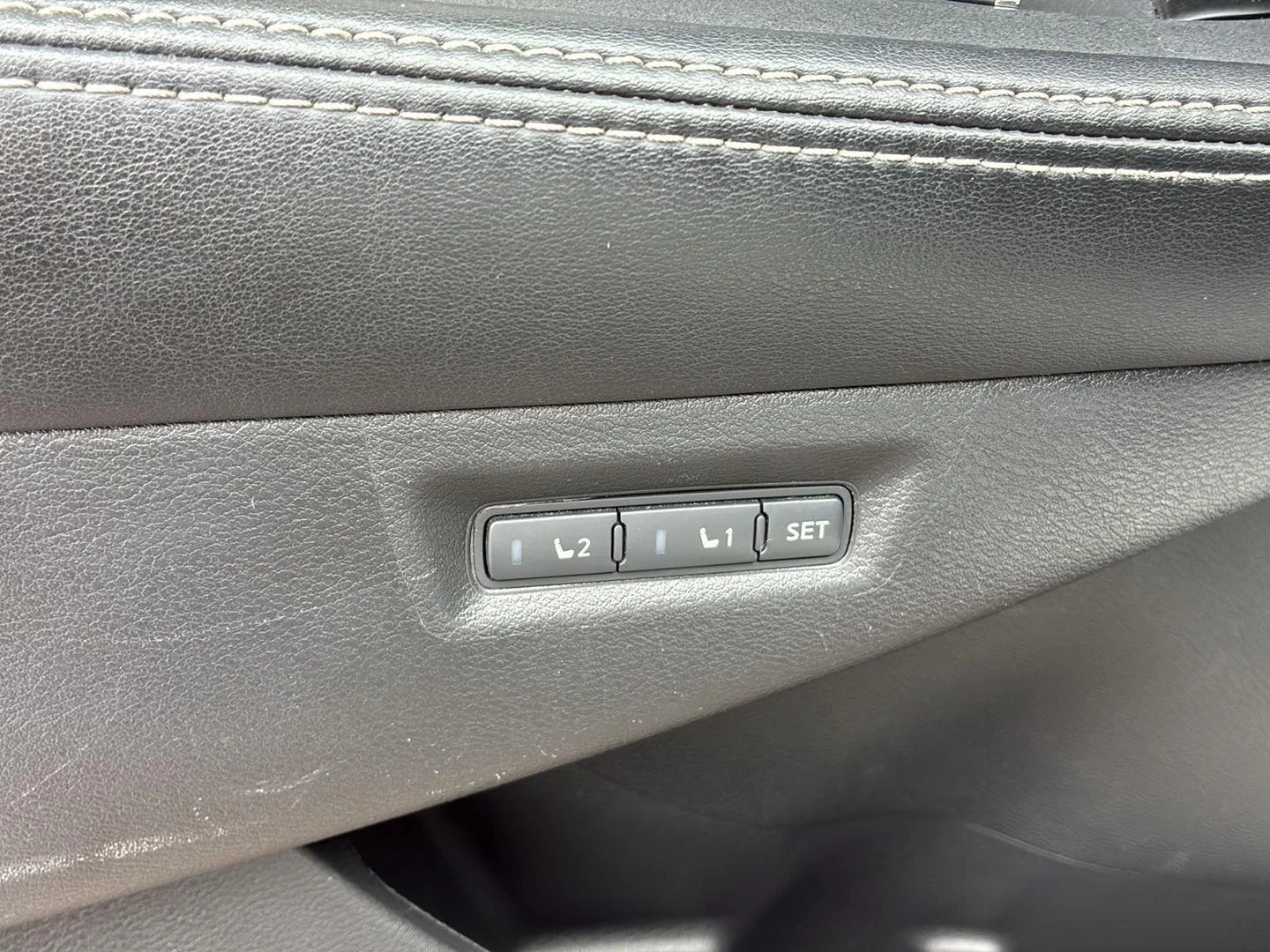 Used 2017 Pearl White Nissan SL image 26