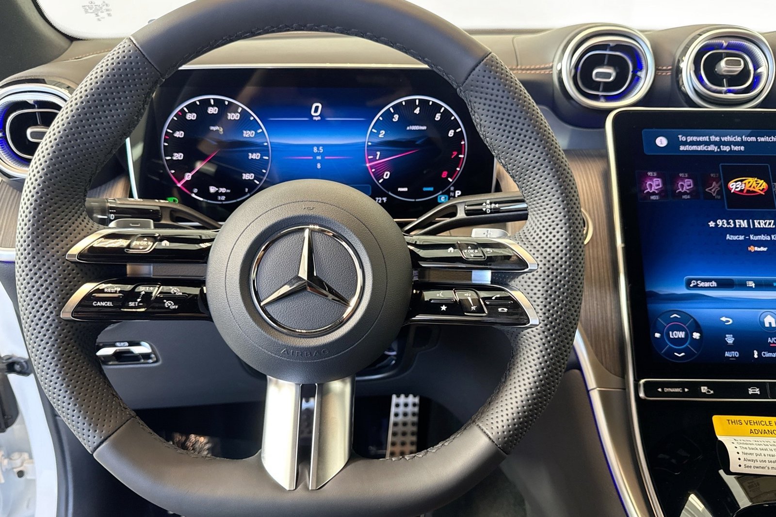 New 2026 Polar White Mercedes-Benz GLC 300 image 11