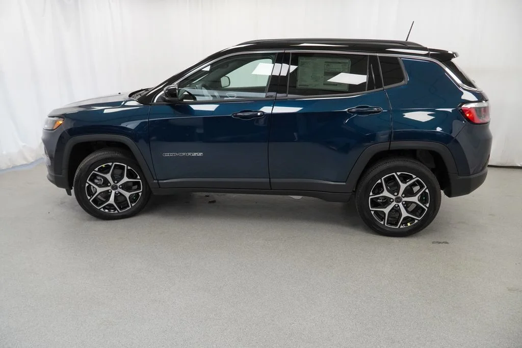 New 2026 Fathom Blue Pearl-Coat Exterior Paint Jeep Limited image 13