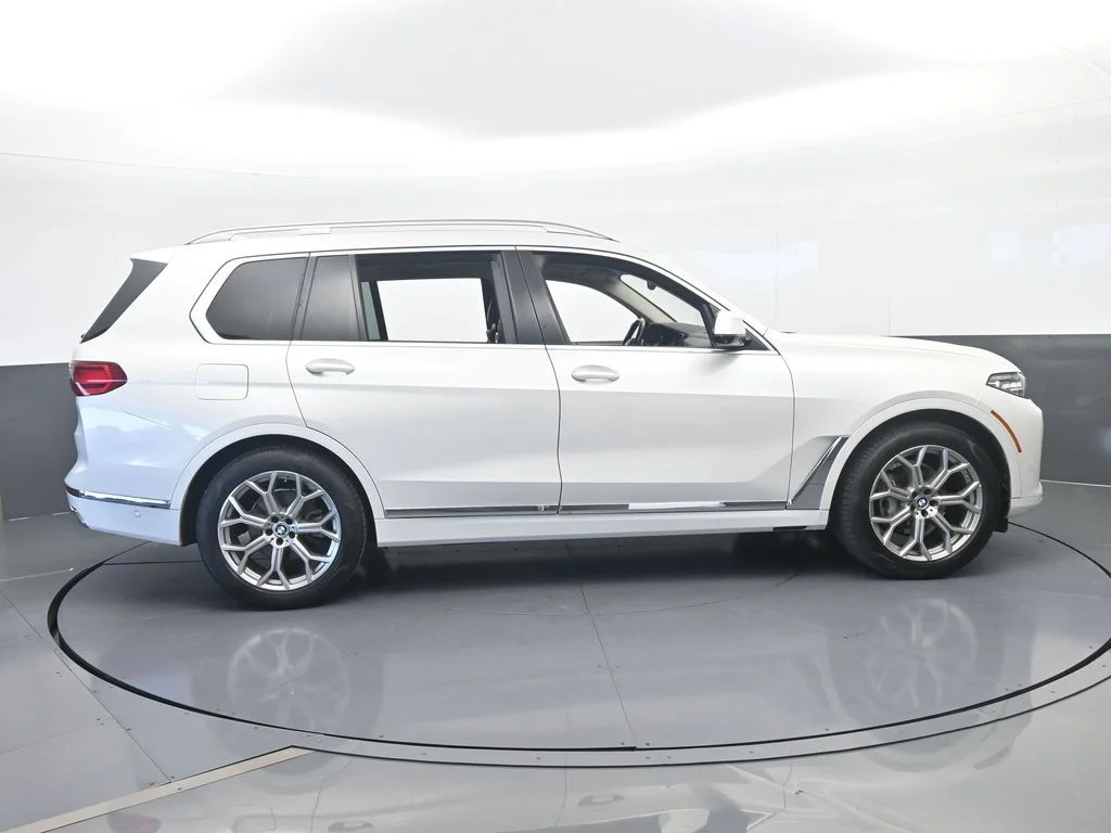 Used 2020 Mineral White Metallic BMW xDrive40i image 7