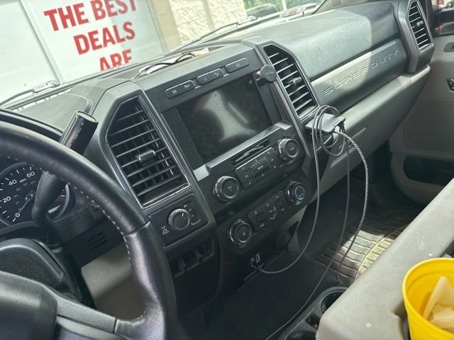 Used 2019 White Ford XLT image 2