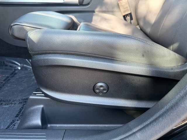 Used 2025  Mercedes-Benz GLB 250 image 19