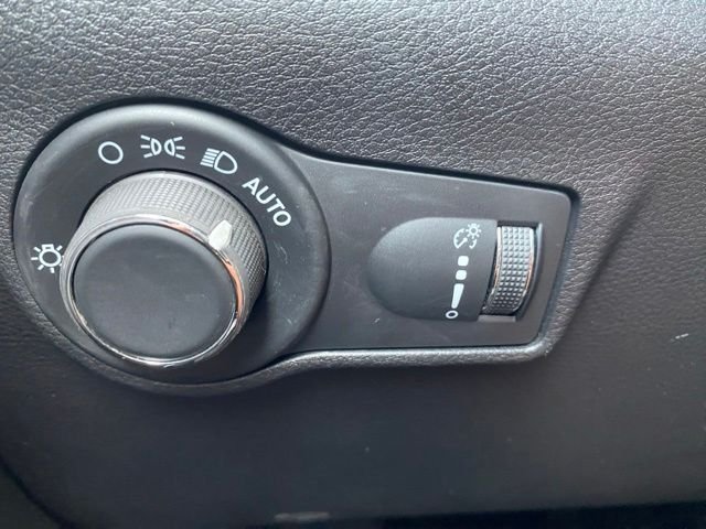 Used 2024 Blue Jeep Sport image 22
