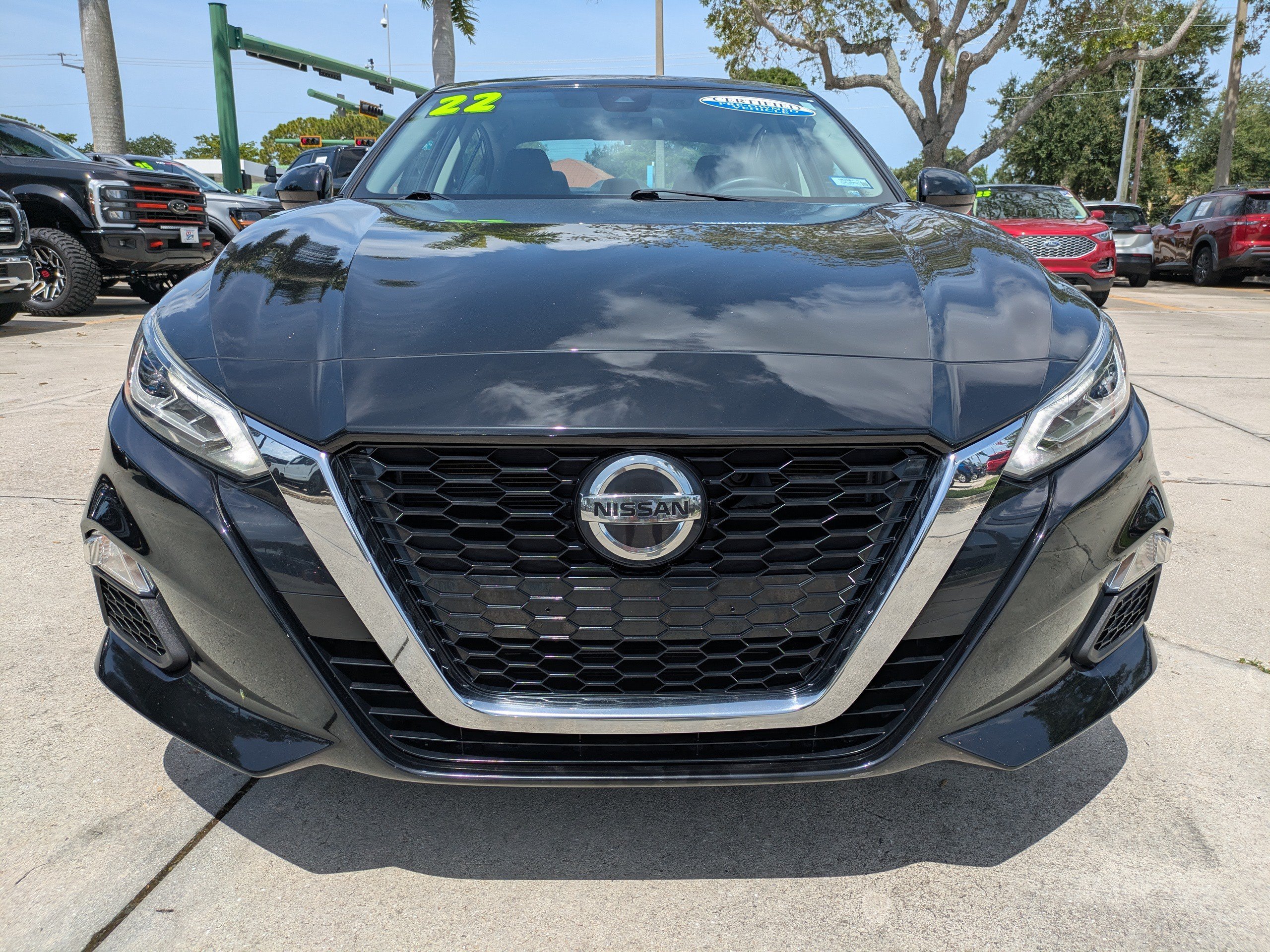 Used 2022 Super Black Nissan 2.5 SV image 8