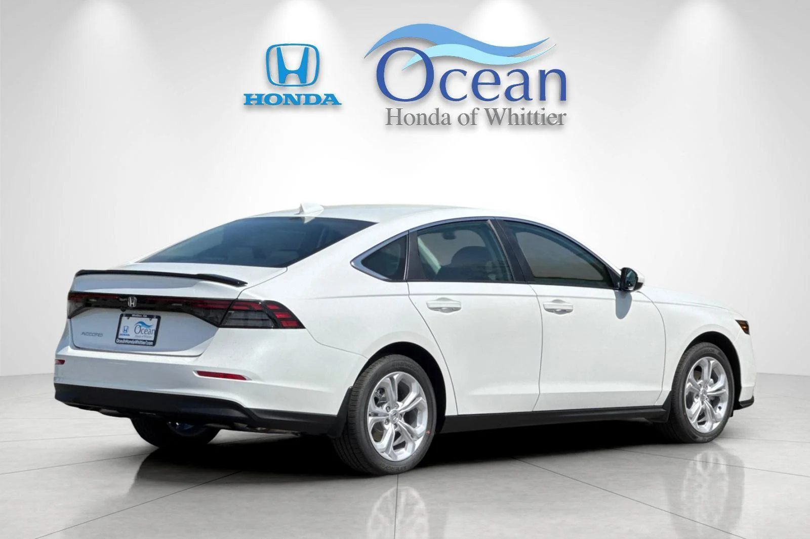 New 2026 Platinum White Pearl Honda LX image 4