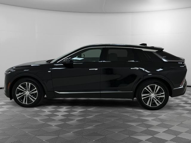 Used 2024 Cadillac LYRIQ Luxury 1 with VIN 1GYKPPRL8RZ132999 for sale in Urbandale, IA